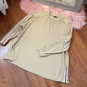 FASHION NOVA SWEATSHIRT🤎